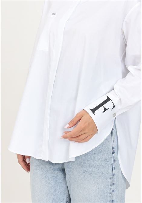 Camicia elegante bianca da donna con monogramma EF ai polsi ELISABETTA FRANCHI | CAT6246E2100